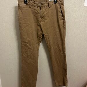 Men’s Old Navy 33x30 Ultimate Slim Khakis